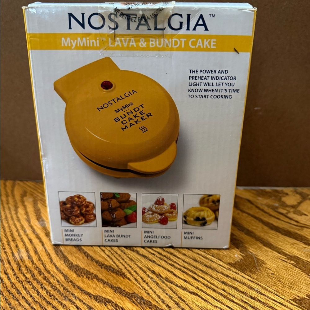 Nostalgia MyMini Lava & Bundt Cake Maker - Bright Yellow - Picture 2 of 7